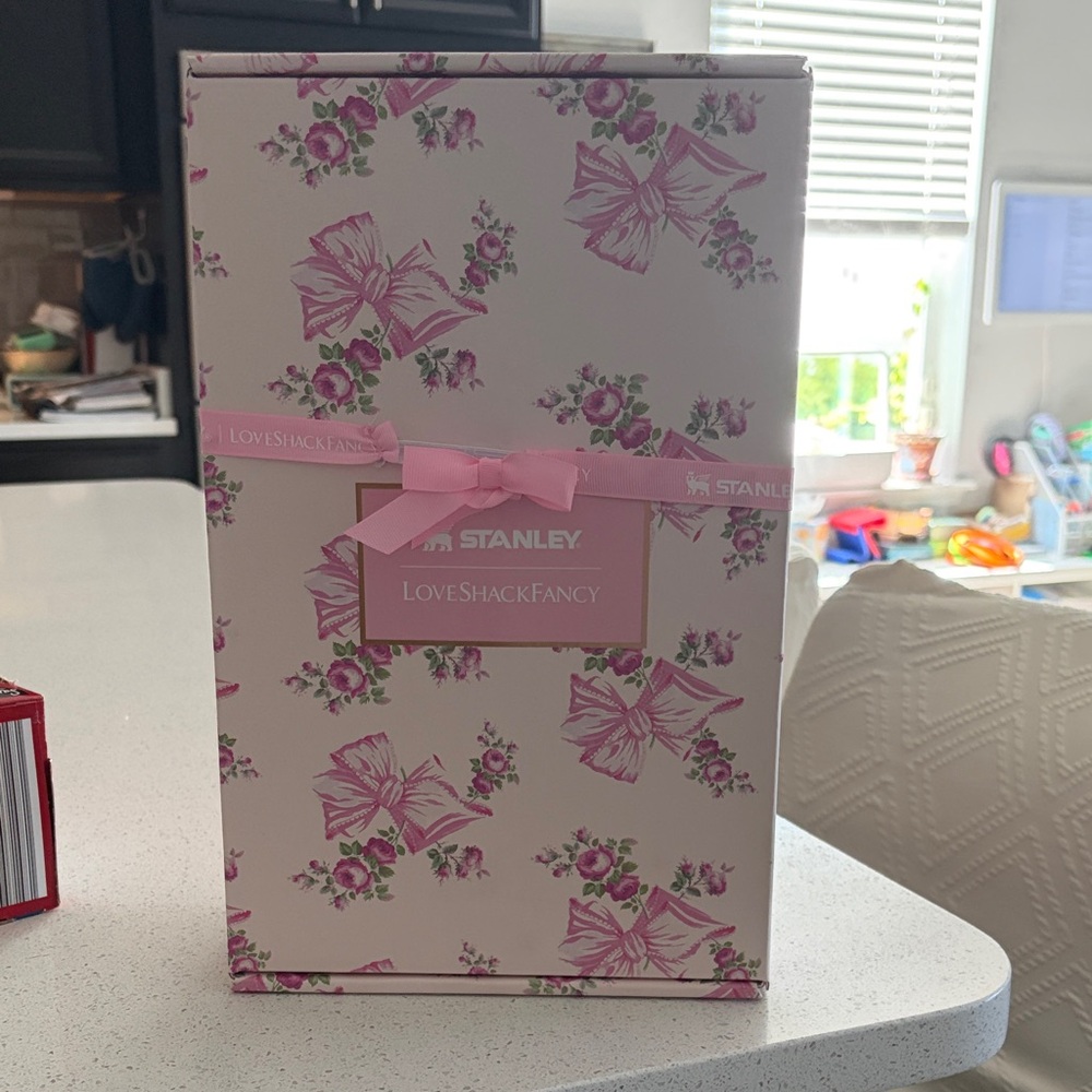 Stanley Pink Rosa Beaux 40oz